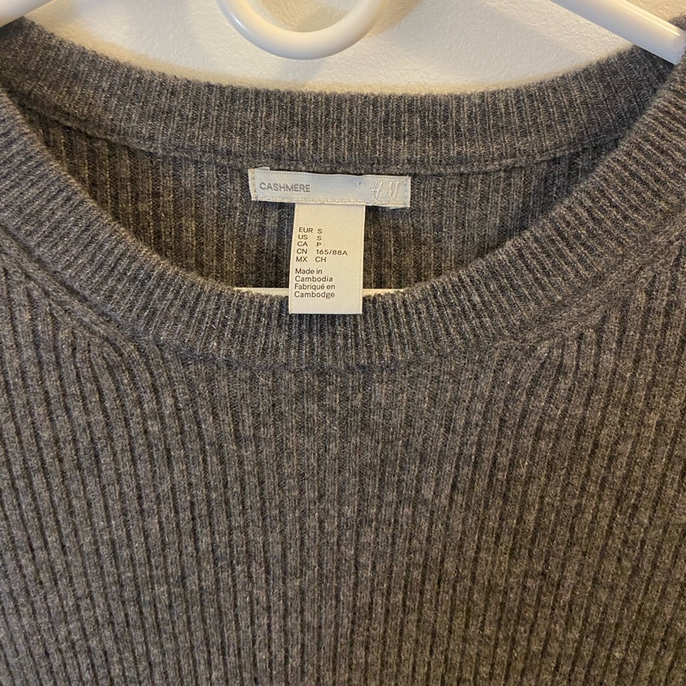H&M Dark Gray 100% Cashmere Ribbed Sweater with Tie Sleeves - Picture 5 of 6